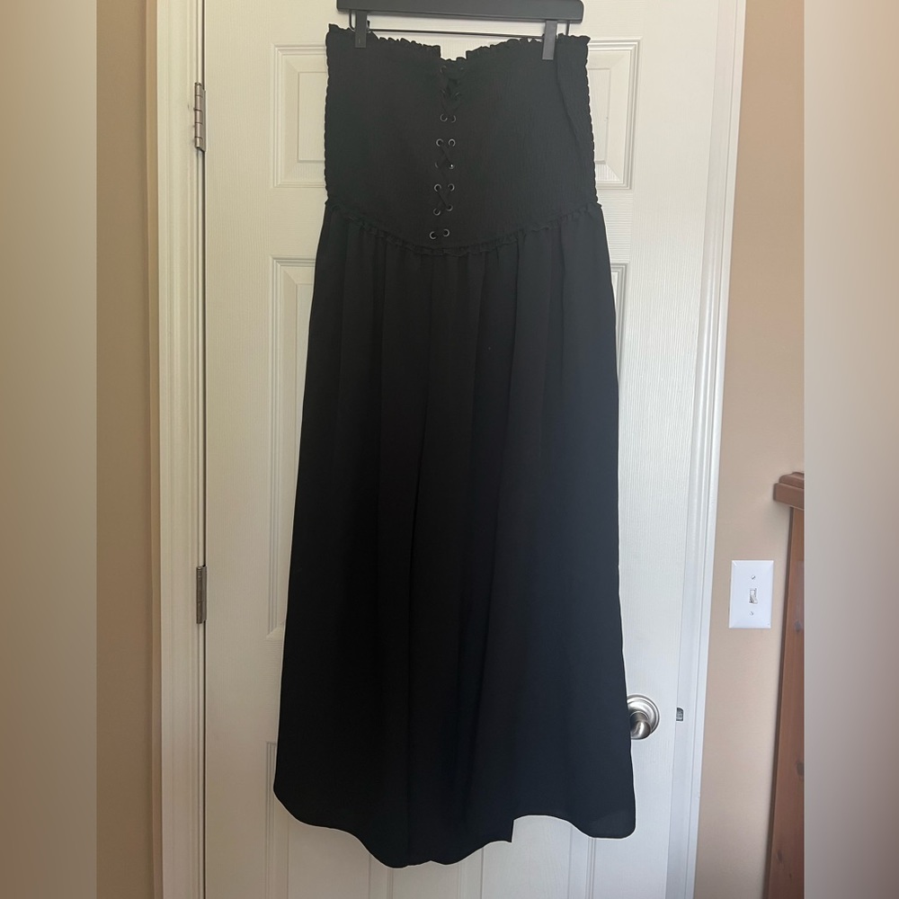 NWT Torrid 2x strapless jumpsuit. Lightweight front lace up